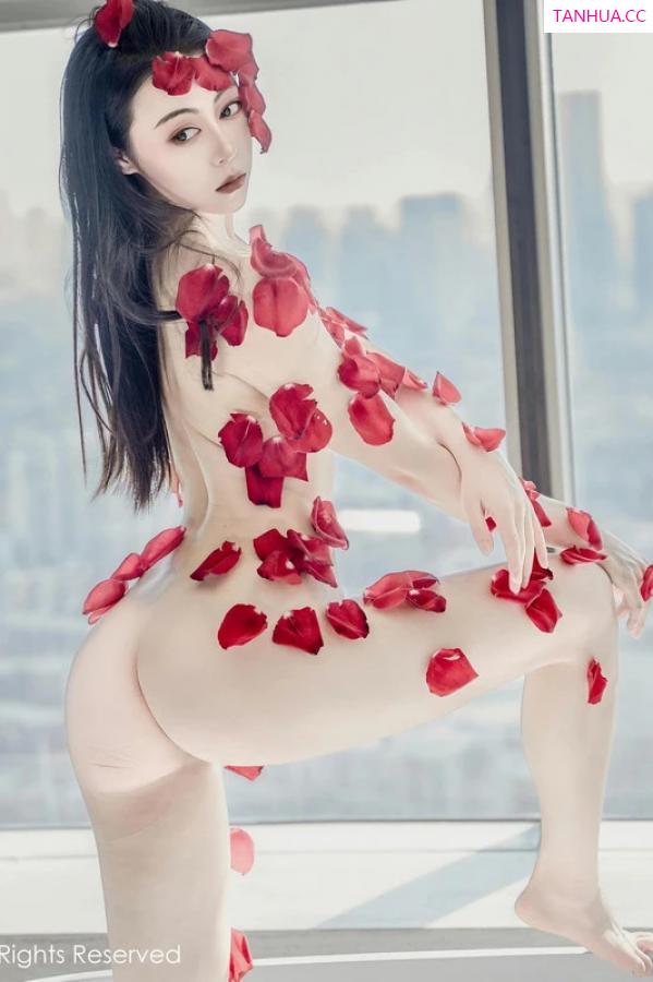  [XiuRen]高清写真图 2024.03.05 No.8175 瑜伽喵 新人美臀第31张图片